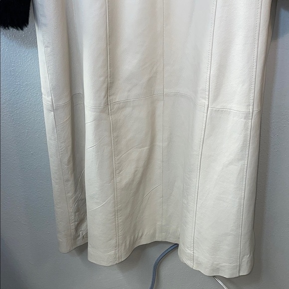 Elegant White Leather Jacket with Black Accents - Picture 10 of 16